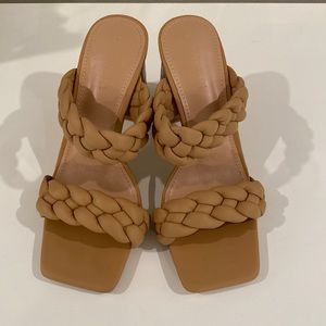 Braided double strap tan sandals with box